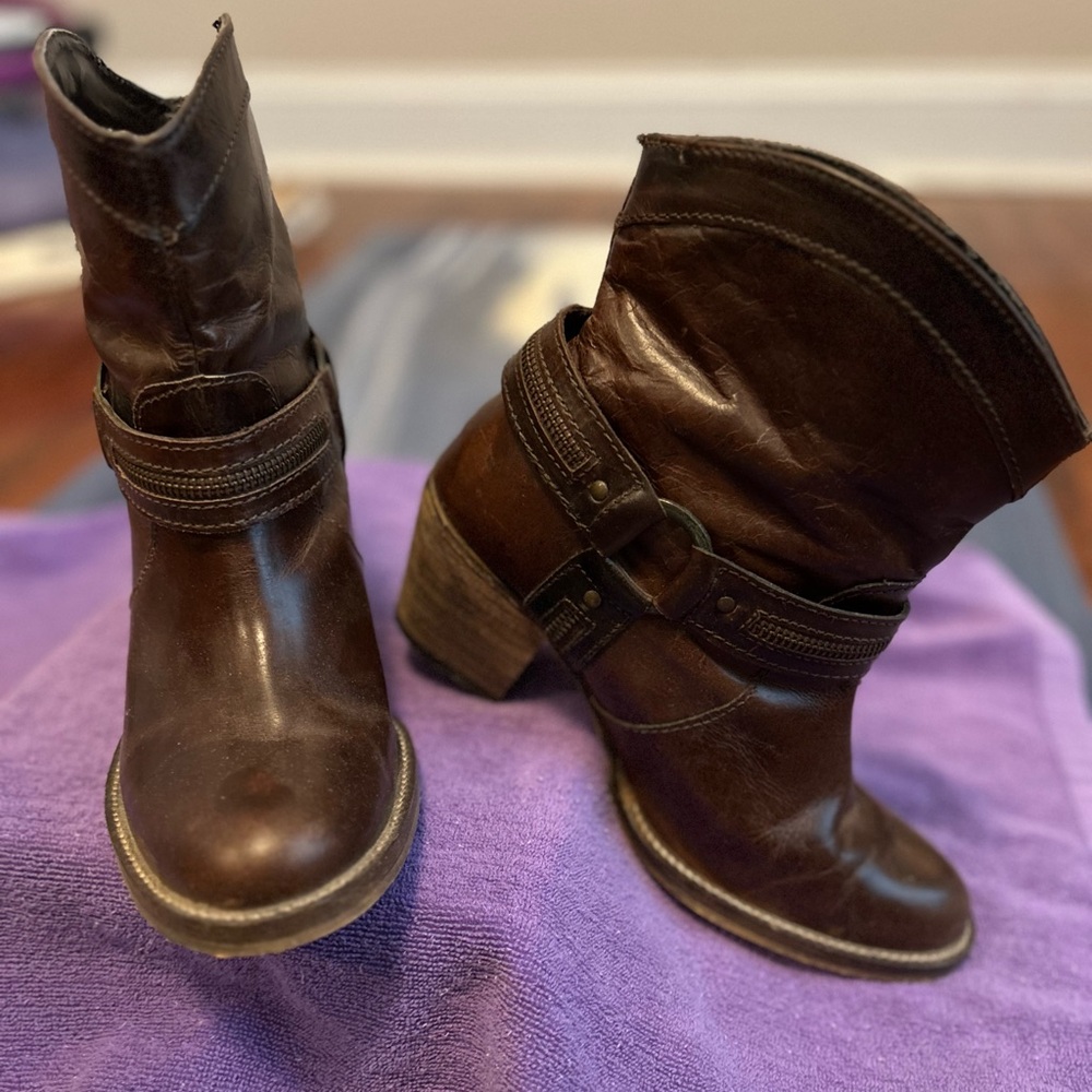 Dingo Women’s Dark Brown Heeled Boots Size 8.5